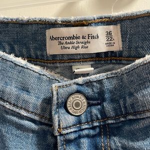 Abercrombie & Fitch Ankle Straight Ultra High Rise Jeans